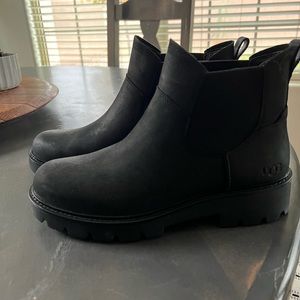 UGG Women's black leather boots size 10 Never worn